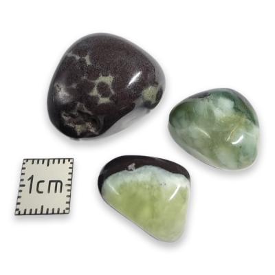 Jade d'Australie (prehnite) - pierre roulée