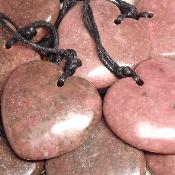 Rhodonite avec cordon - pendentif coeur