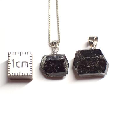 Tourmaline noire - Pendentif pierre brute Biterminée