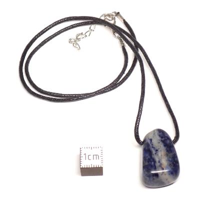 Sodalite avec cordon - pendentif pierre roulé