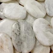 Calcite blanche - mini pierre plate de madagascar