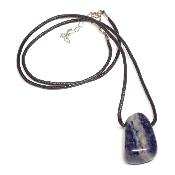 Sodalite avec cordon - pendentif pierre roulé