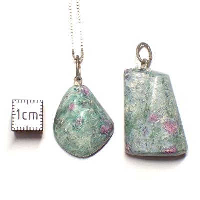 Rubis sur Fuchsite - Pendentif pierre roulée