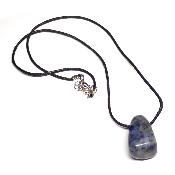 Sodalite avec cordon - pendentif pierre roulé